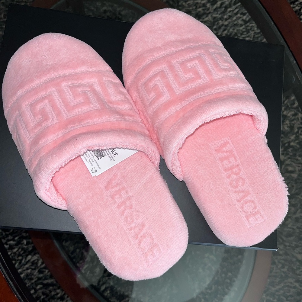 Versace Pink Plush Logo Bath Slippers Women’s Size 8 Luxury Designer